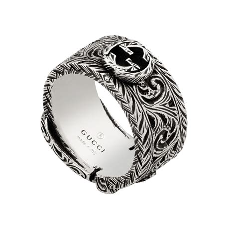 Gucci interlocking g ring pattern